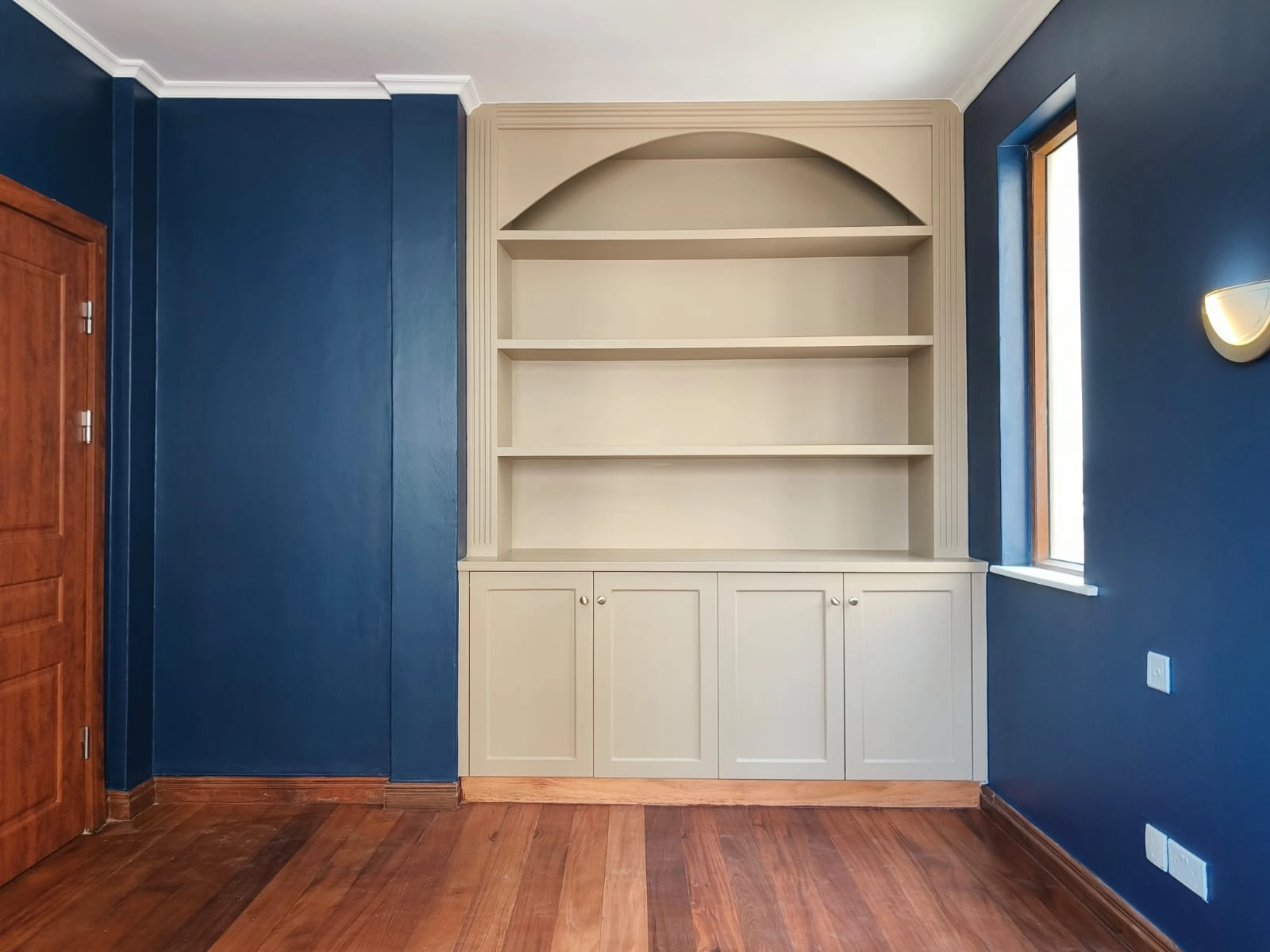 Balcony Lounge Main View